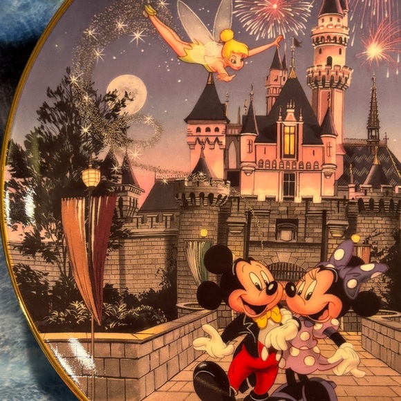 Bradford Exchange “Sleeping Beauty Castle” Disneyland’s 40th Anniversary Plate - Picture 5 of 9